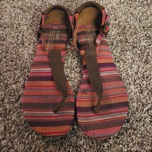 Tom's thong sandals